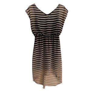 Cute Charming Charlie Dress!! Black/Tan Short Sleeve, High/Low Hem; Small; EUC